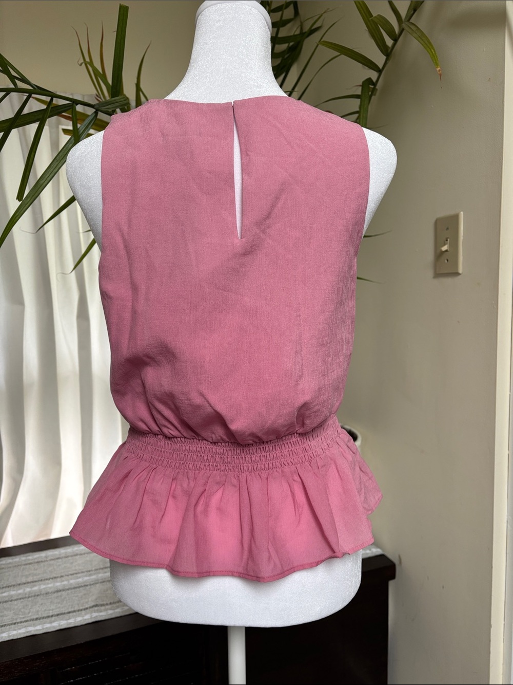 Express Dusty Rose Twist Front Peplum Halter Top - Picture 4 of 10